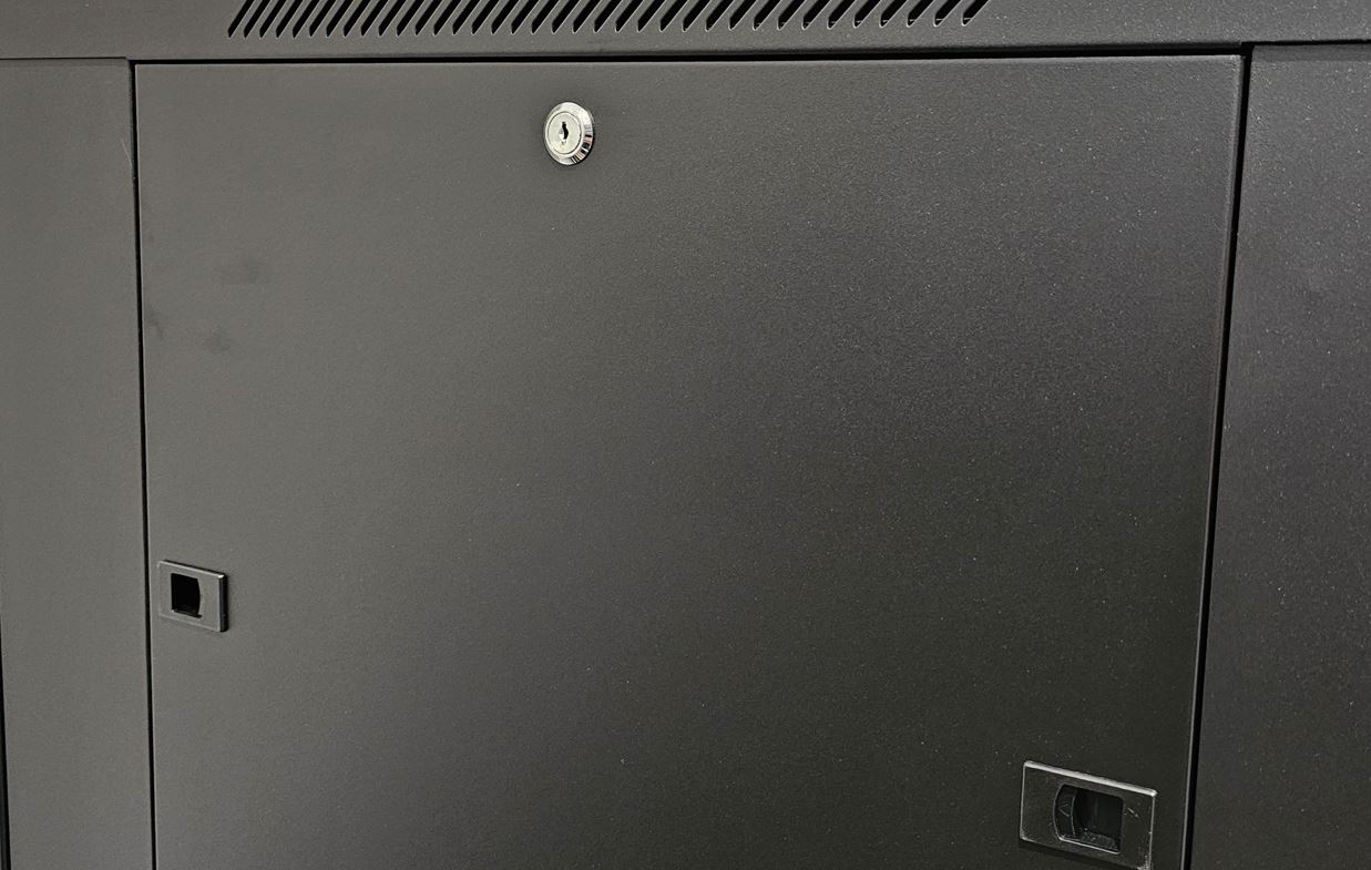 GT Networks Szafa 19” StandLINE NF stojąca 42U 800/1000mm (przód drzwi szklane; tył drzwi metalowe pełne; wyposażona: 4 wentylatory;2 pionowe organizery;3 półki; 40 śrub M6; 4 kólka i stopki) czarna